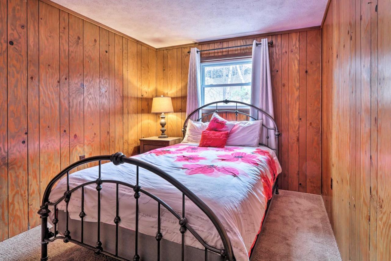 Villa Quiet Poconos Getaway 23 Mi To Camelback Mountain à Albrightsville Extérieur photo
